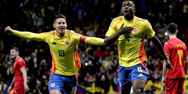 Hàng thủ thiếu chắc chắn, dễ bị khai thác trước các đối thủ mạnh