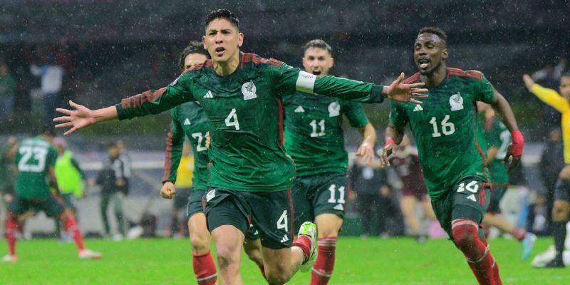 Mexico vẫn còn điểm yếu về hàng thủ và phụ thuộc trụ cột