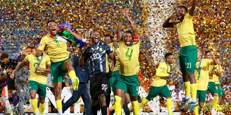 Nam Phi bộc lộ hạn chế về hàng thủ và kinh nghiệm World Cup