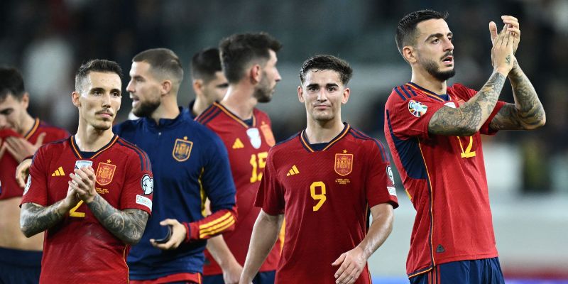 Những hạn chế trong lối chơi kiểm soát bóng của Tây Ban Nha