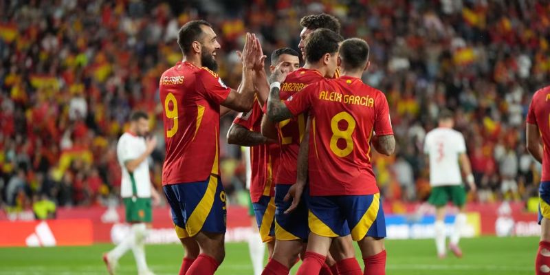 Lịch thi đấu dày đặc đòi hỏi các đội phải có toan tính hợp lý