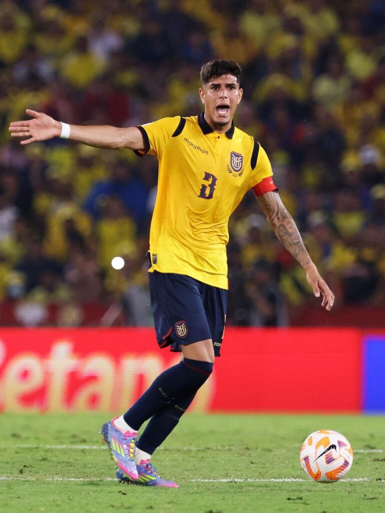 Ecuador Sẵn Sàng Thách Thức Các “Gã Khổng Lồ”